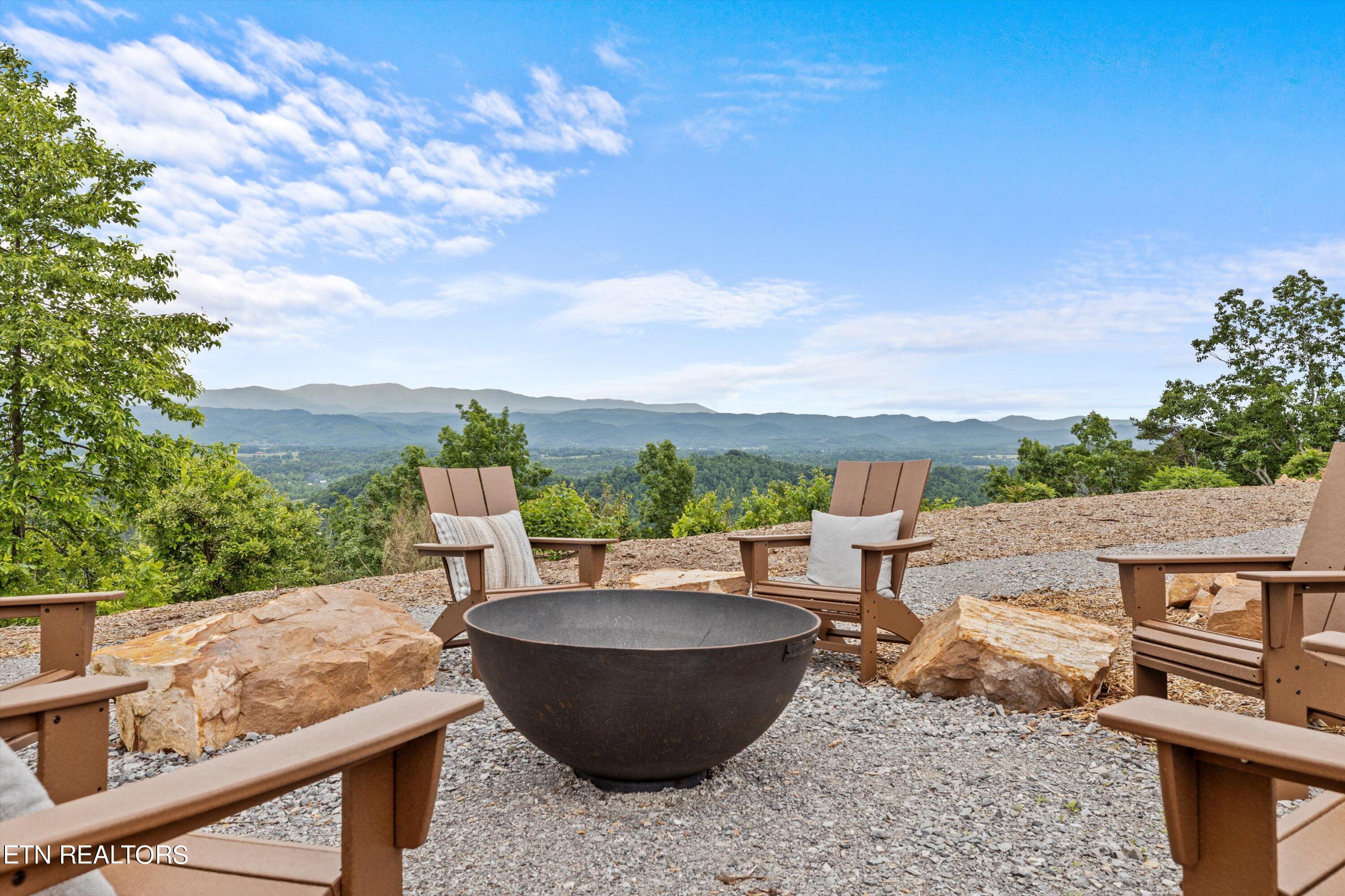 048-1075 Reagan Valley Rd PREMIUM-132