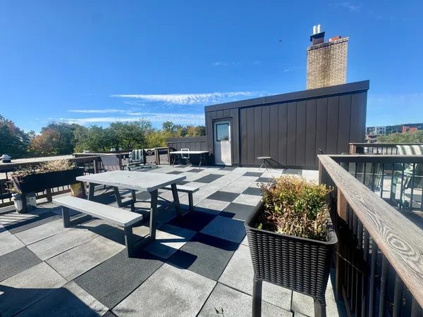 $199,900 | 3150 Excelsior Boulevard, Unit 211, Minneapolis, MN 55416