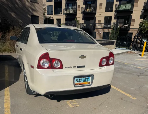 $199,999 | 3150 Excelsior Boulevard, Unit 211, Minneapolis, MN 55416