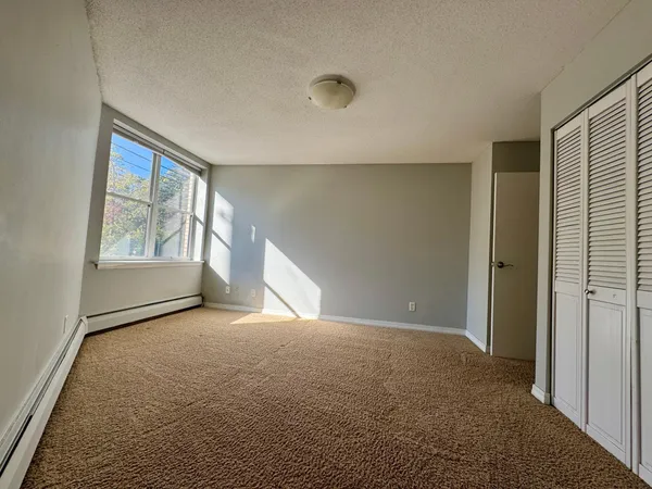 $199,900 | 3150 Excelsior Boulevard, Unit 211, Minneapolis, MN 55416