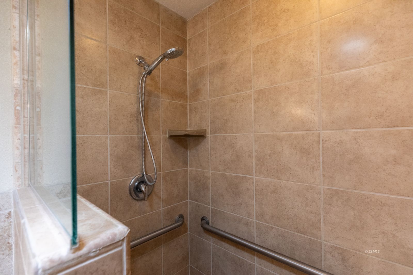 247 North Norma Street Ridgecrest, CA 93555 - Photo 20 of 31 a bathroom with a shower
