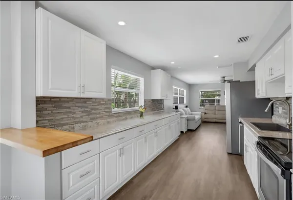 $650,000 | 862 95th Avenue North, Naples, FL 34108