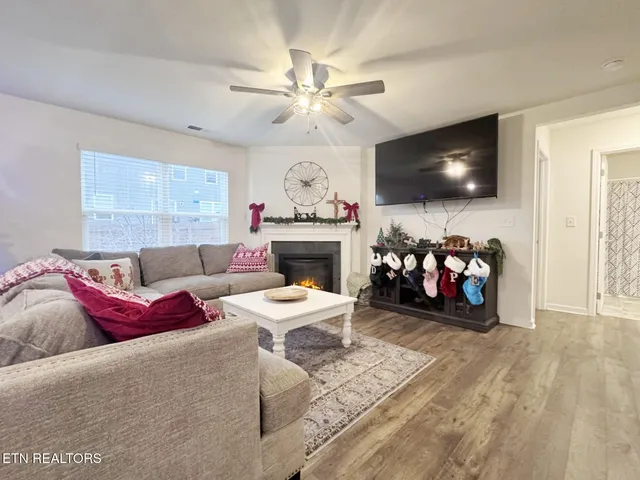 $459,900 | 401 Creek Bridge Way, Maryville, TN 37804