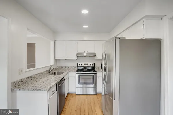 $3,400 | 14623 Lock Drive, Centreville, VA 20120