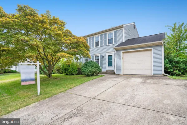 $3,400 | 14623 Lock Drive, Centreville, VA 20120