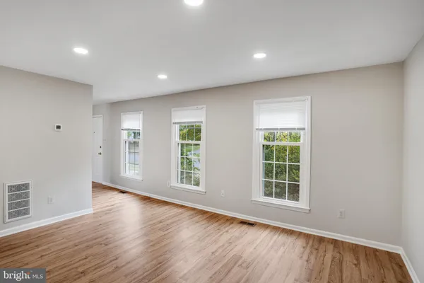 $3,400 | 14623 Lock Drive, Centreville, VA 20120