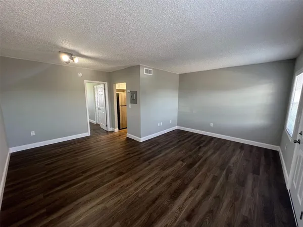 $1,600 | 2605 Northwest 135th Street, Unit 308, Miami, FL 33167