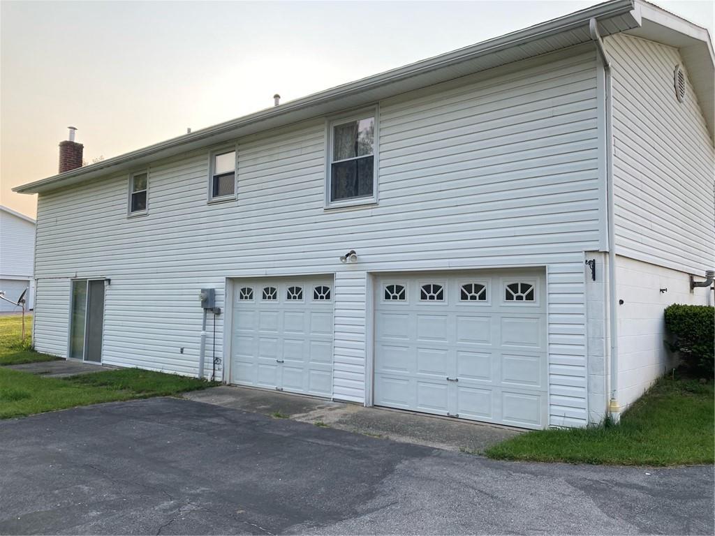 325 Owen Drive Johnstown, PA 15904 - Photo 14 of 15 a view of a white house