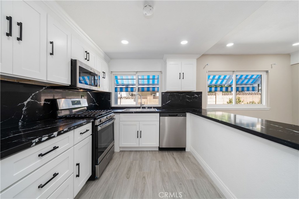 2053 Malcolm Street Simi Valley, CA 93065 - Photo 3 of 26