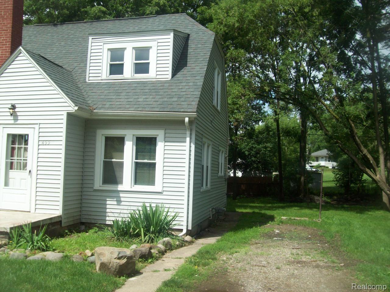 455 Jordon Road Pontiac, MI 48342 - Photo 2 of 17 SIDE