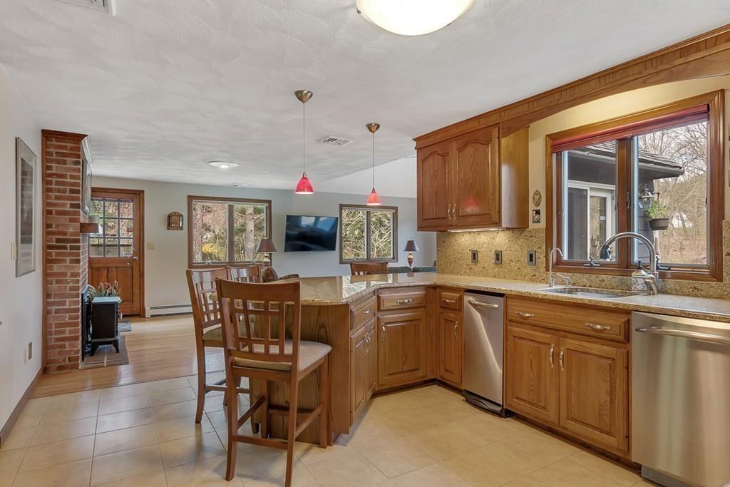 6 Percheron Road Chelmsford, MA 01824 - Photo 6 of 37 Gallery Image 6