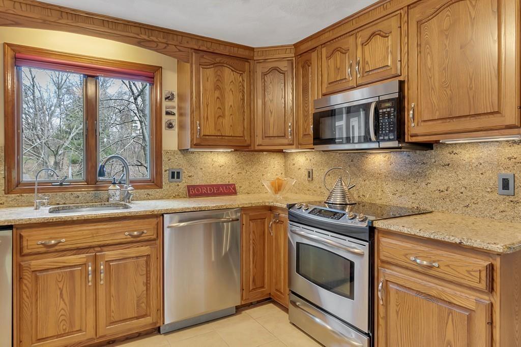 6 Percheron Road Chelmsford, MA 01824 - Photo 7 of 37 Gallery Image 7