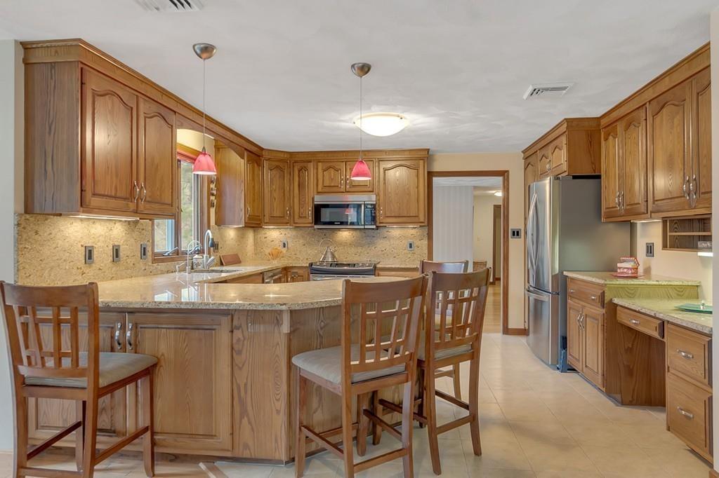 6 Percheron Road Chelmsford, MA 01824 - Photo 9 of 37 Gallery Image 9