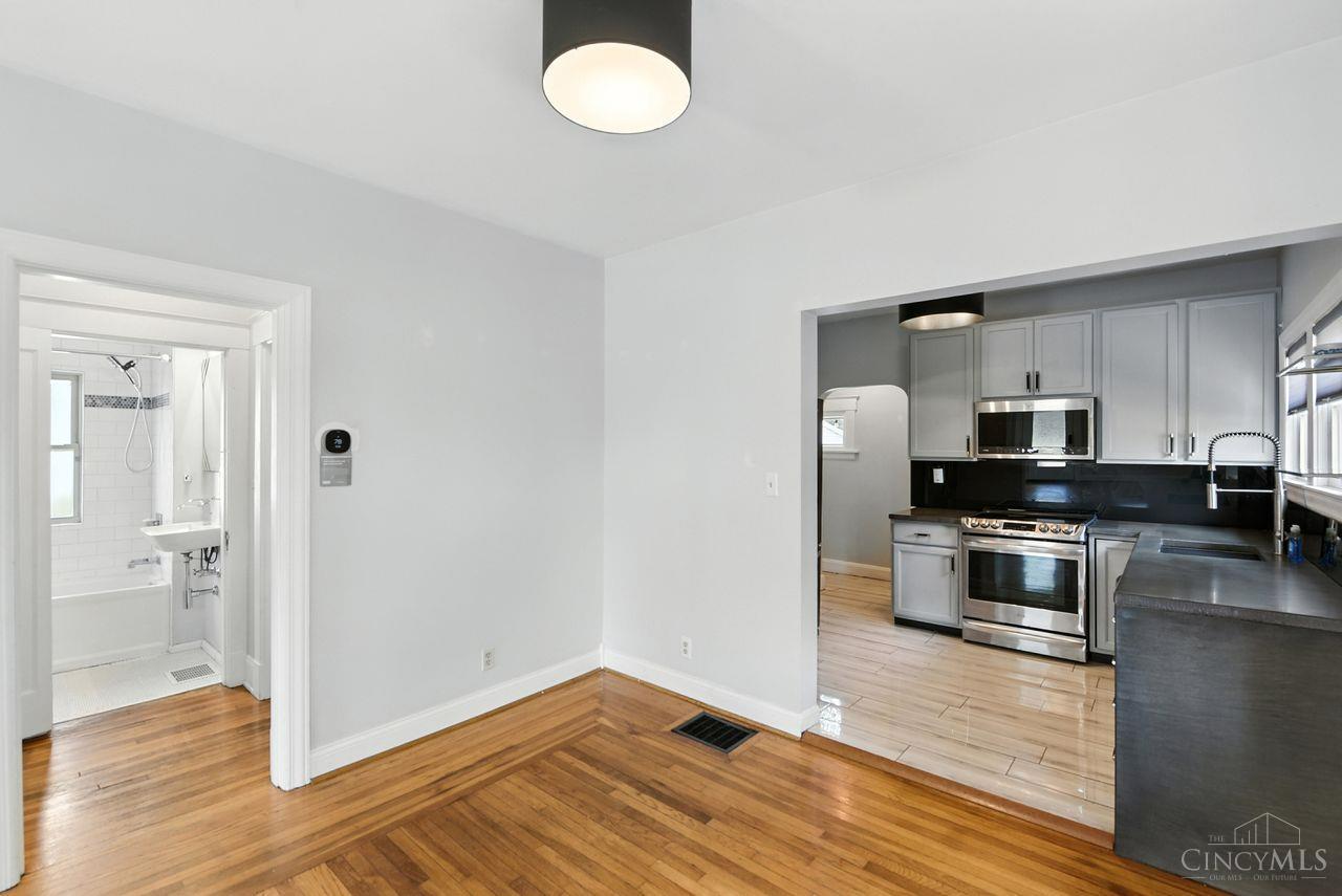 6744 Murray Road Cincinnati, OH 45227 - Photo 11 of 38 Gallery Image 11