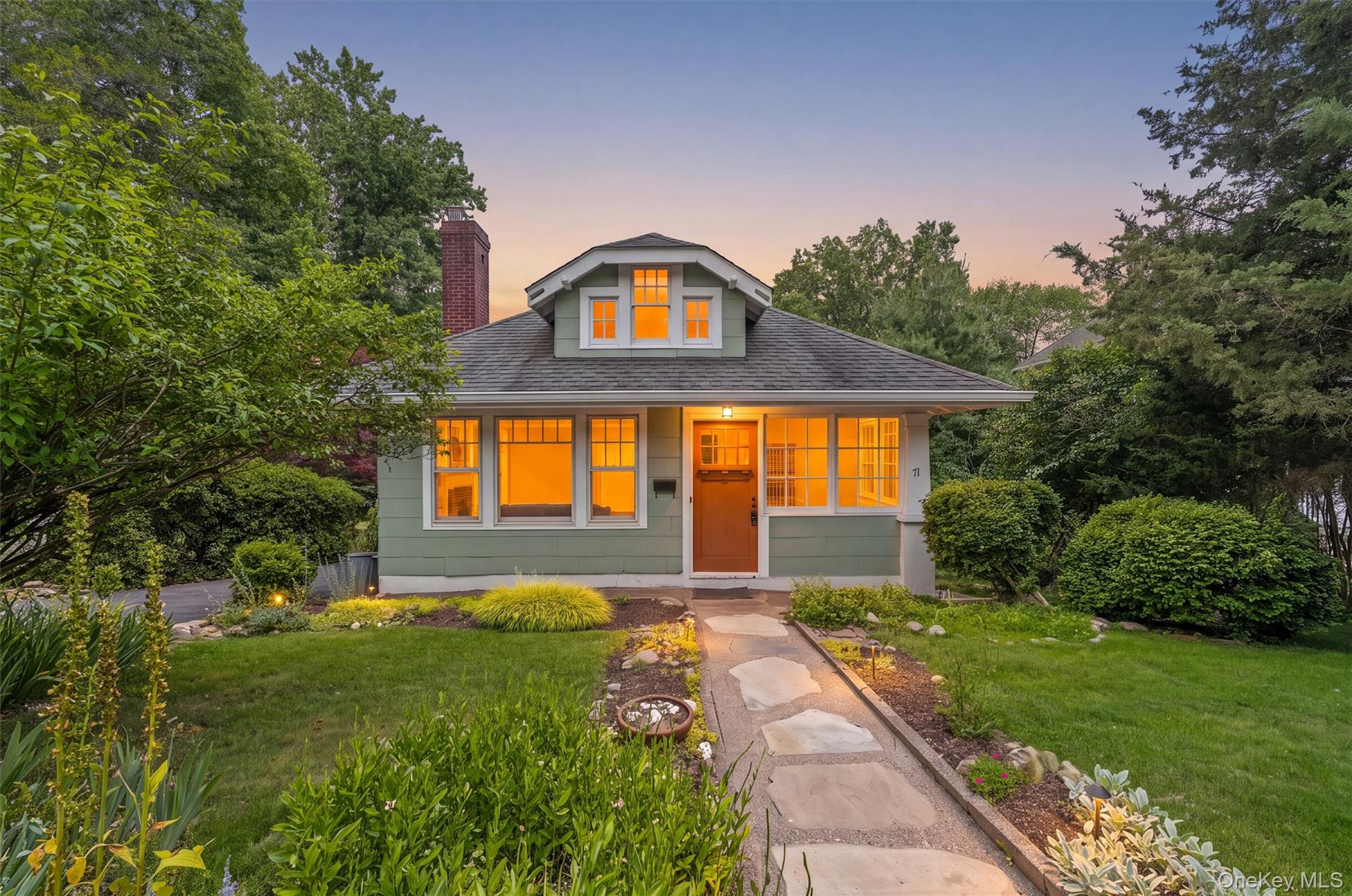 71 Stephens Road Tappan, NY 10983 - Photo 2 of 33