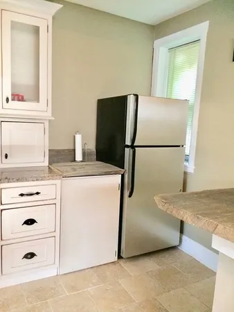 $2,000 | 722 West Oakdale Avenue, Unit 2N, Chicago, IL 60657