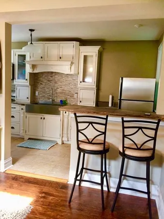$2,000 | 722 West Oakdale Avenue, Unit 2N, Chicago, IL 60657