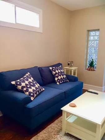 $2,000 | 722 West Oakdale Avenue, Unit 2N, Chicago, IL 60657