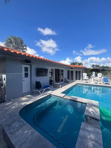 $1,950,000 | 4220 Northeast 27th Avenue, Lighthouse Point, FL 33064