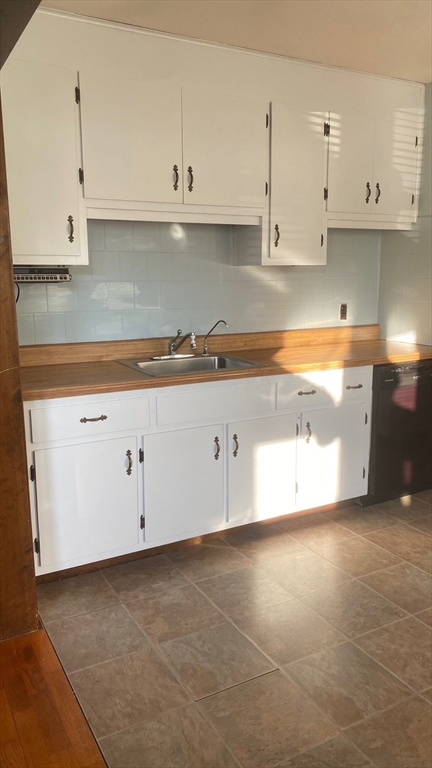 5 Keller Path Newton, MA 02459 - Photo 3 of 12