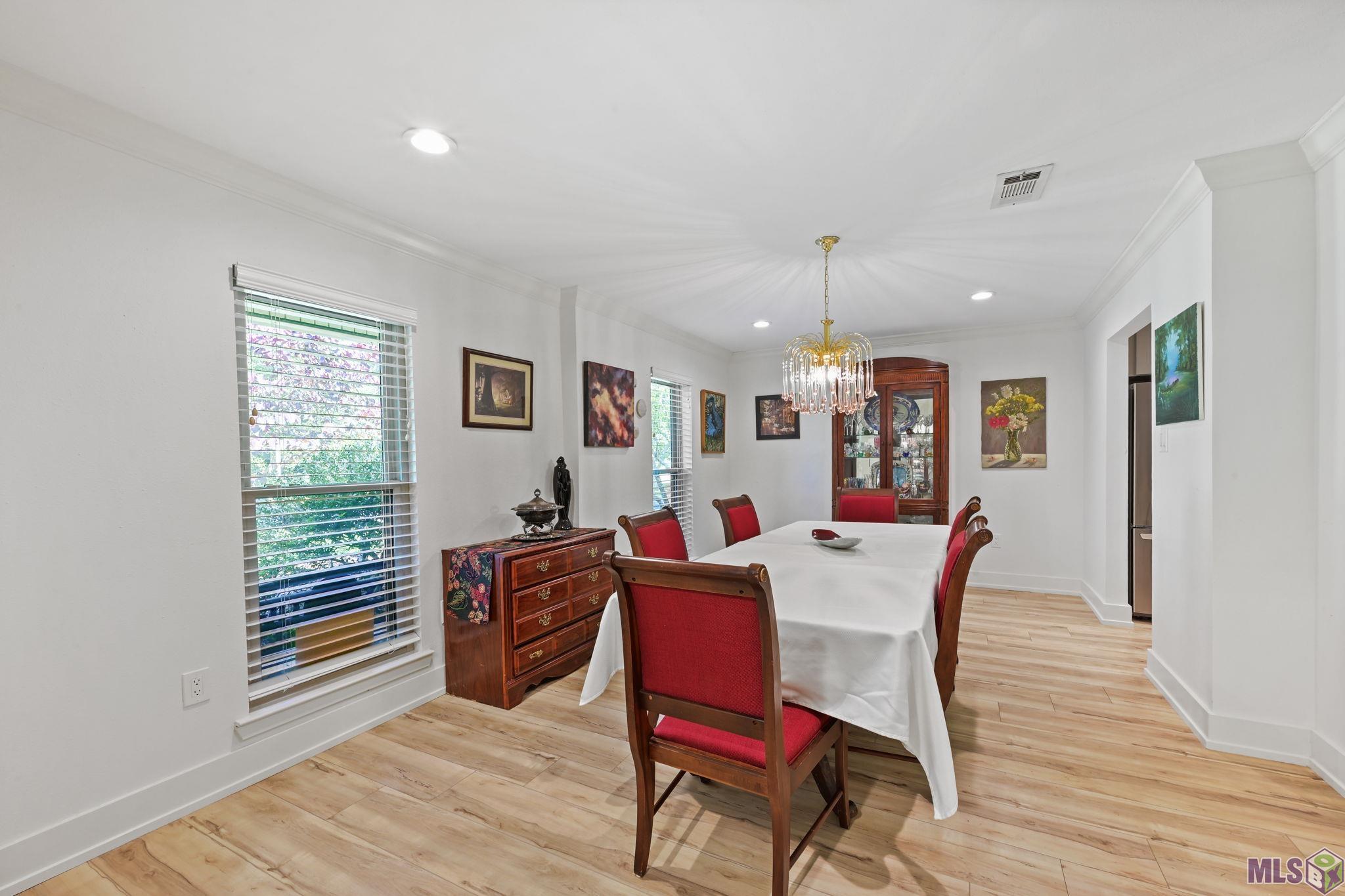 9979 Hackberry Drive Baton Rouge, LA 70809 - Photo 11 of 27 Dining room
