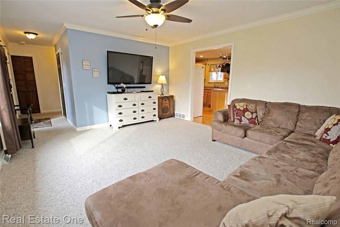 371 South Baldwin Road Oxford, MI 48371 - Photo 8 of 51 10) Living Room.jpg