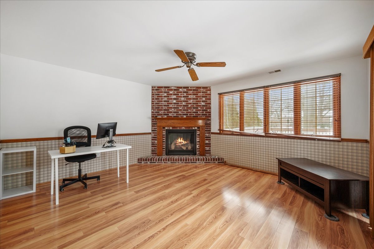 453 Longfellow Avenue Deerfield, IL 60015 - Photo 12 of 25