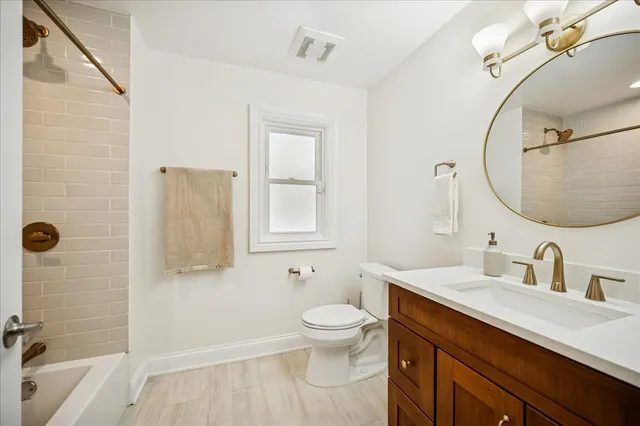 $525,000 | 453 Longfellow Avenue, Deerfield, IL 60015