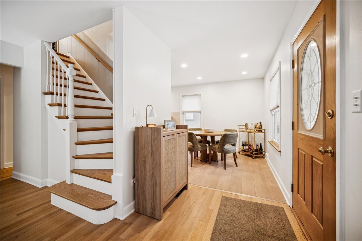 453 Longfellow Avenue Deerfield, IL 60015 - Photo 2 of 25