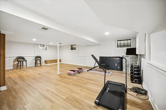 $525,000 | 453 Longfellow Avenue, Deerfield, IL 60015