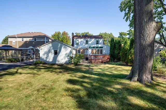 $525,000 | 453 Longfellow Avenue, Deerfield, IL 60015
