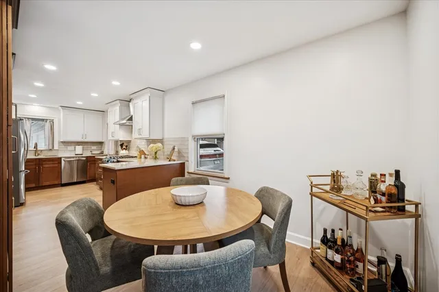 $525,000 | 453 Longfellow Avenue, Deerfield, IL 60015