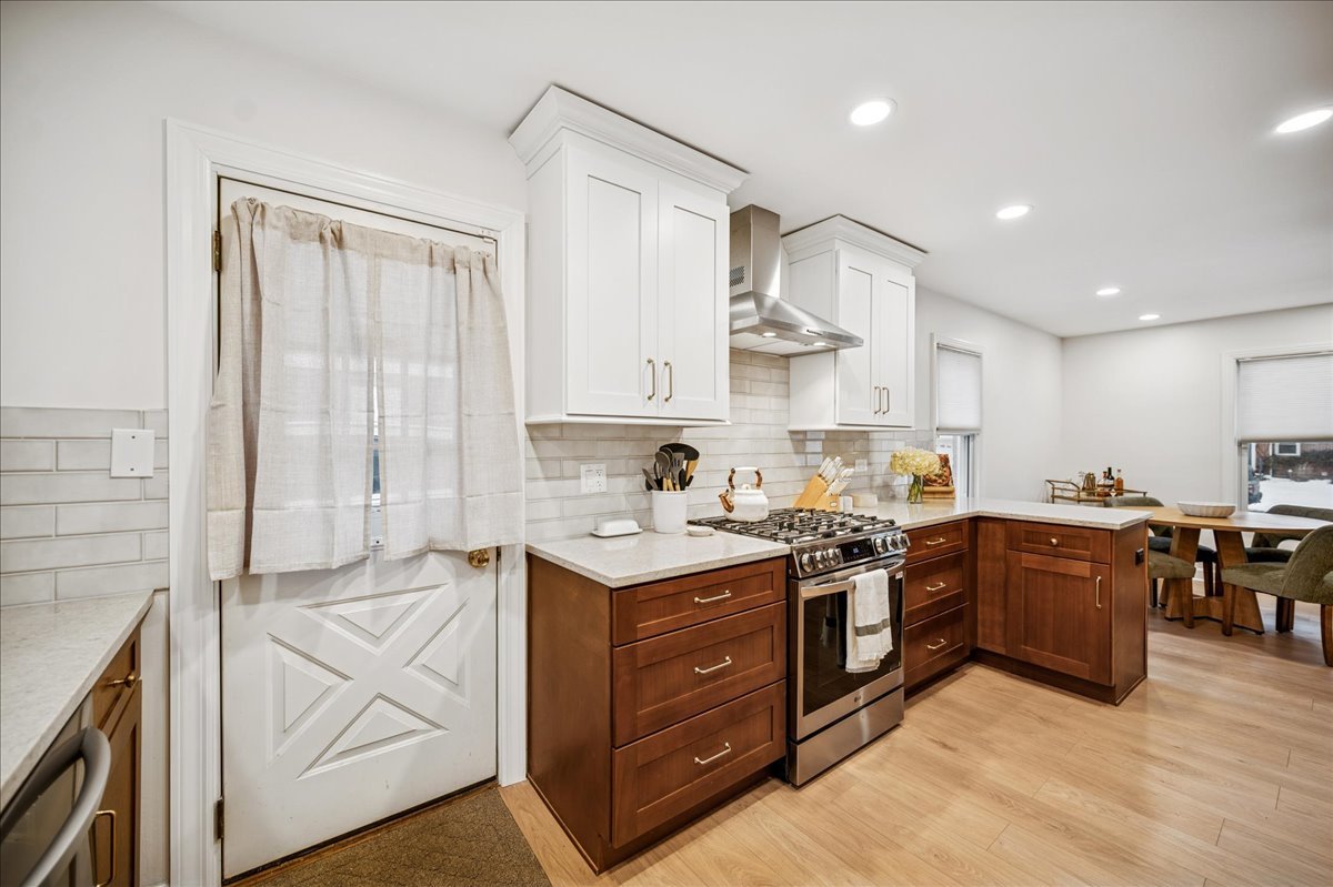 453 Longfellow Avenue Deerfield, IL 60015 - Photo 9 of 25