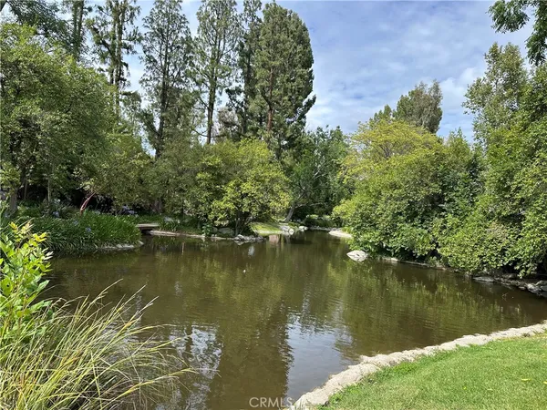 $355,000 | 7050 Shoup Avenue, Unit 221, Canoga Park, CA 91303