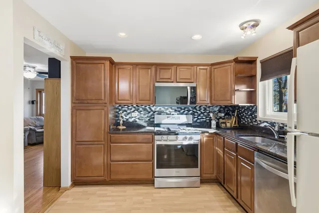 $259,900 | 14350 Kildare Avenue, Midlothian, IL 60445