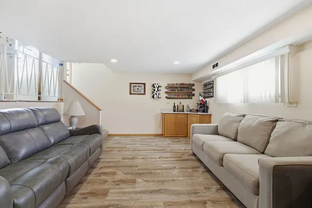 $259,900 | 14350 Kildare Avenue, Midlothian, IL 60445