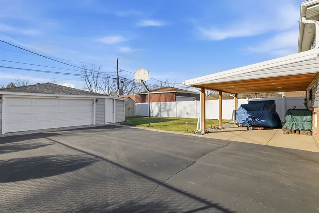 $259,900 | 14350 Kildare Avenue, Midlothian, IL 60445