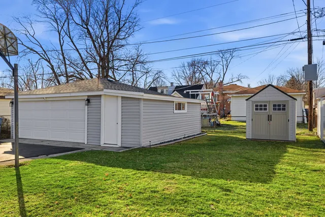 $259,900 | 14350 Kildare Avenue, Midlothian, IL 60445