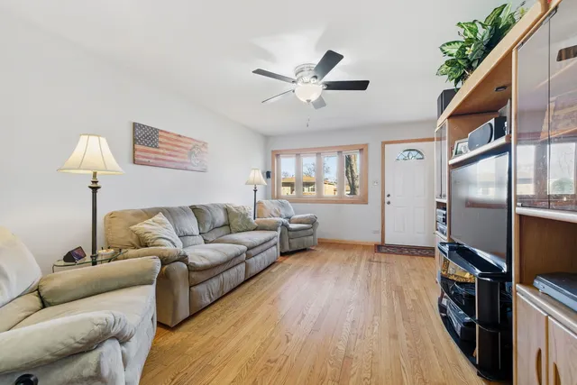 $259,900 | 14350 Kildare Avenue, Midlothian, IL 60445