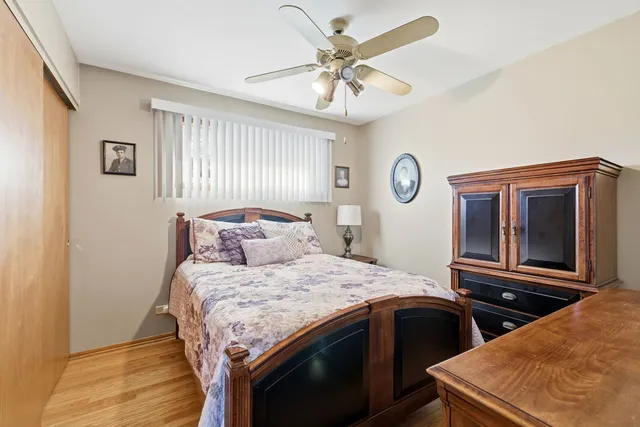 $259,900 | 14350 Kildare Avenue, Midlothian, IL 60445