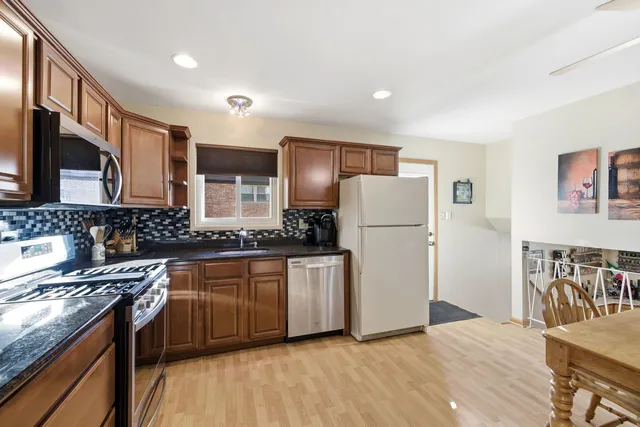 $259,900 | 14350 Kildare Avenue, Midlothian, IL 60445