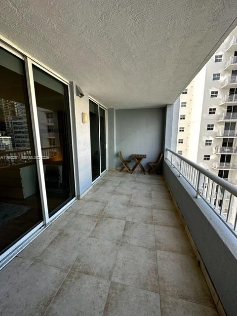 170 Southeast 14th Street, Unit 1606 Miami, FL 33131 - Photo 17 of 24 a view of an entryway