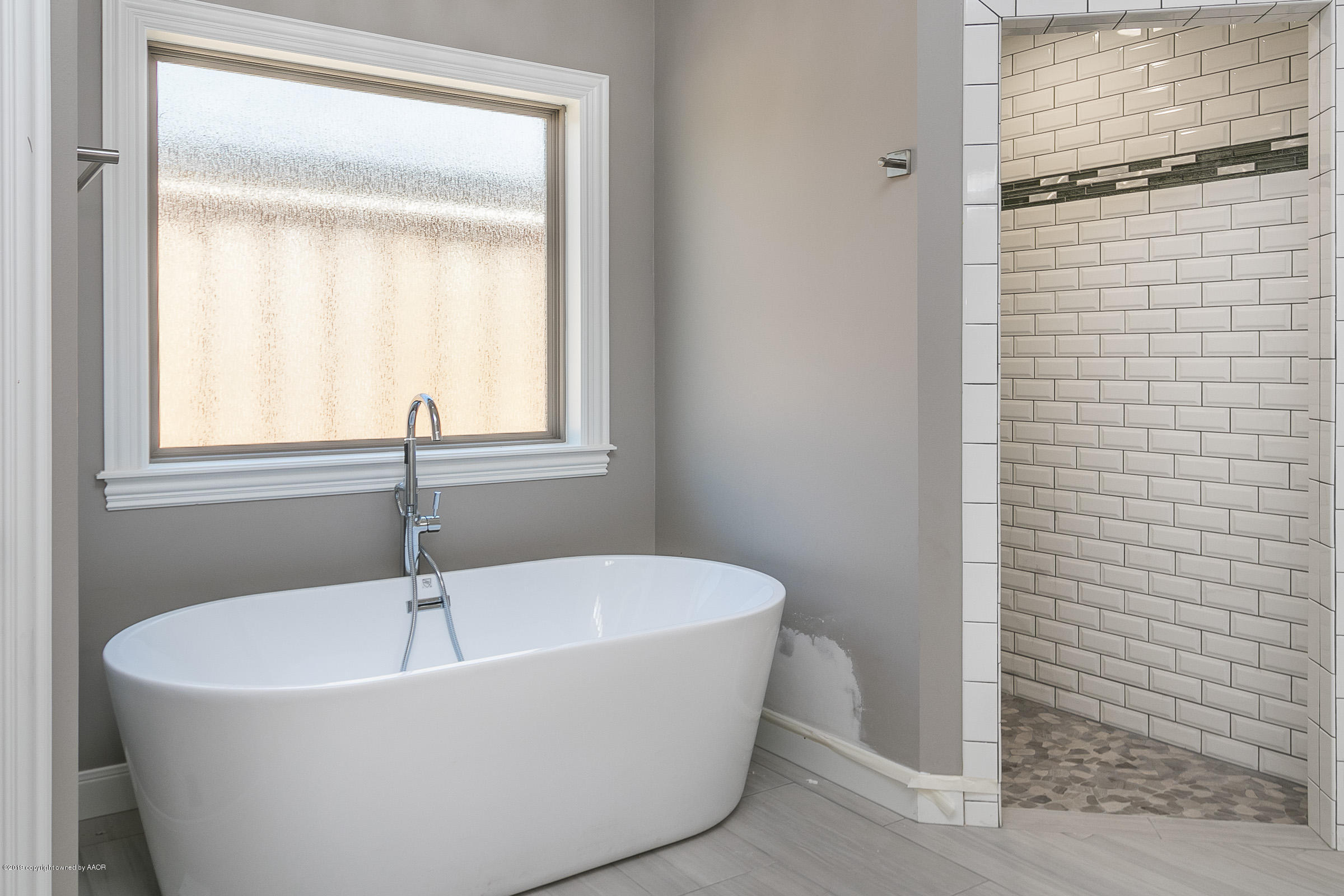 5404 Wesley Road Amarillo, TX 79119 - Photo 15 of 32 015_Master Bath and Shower