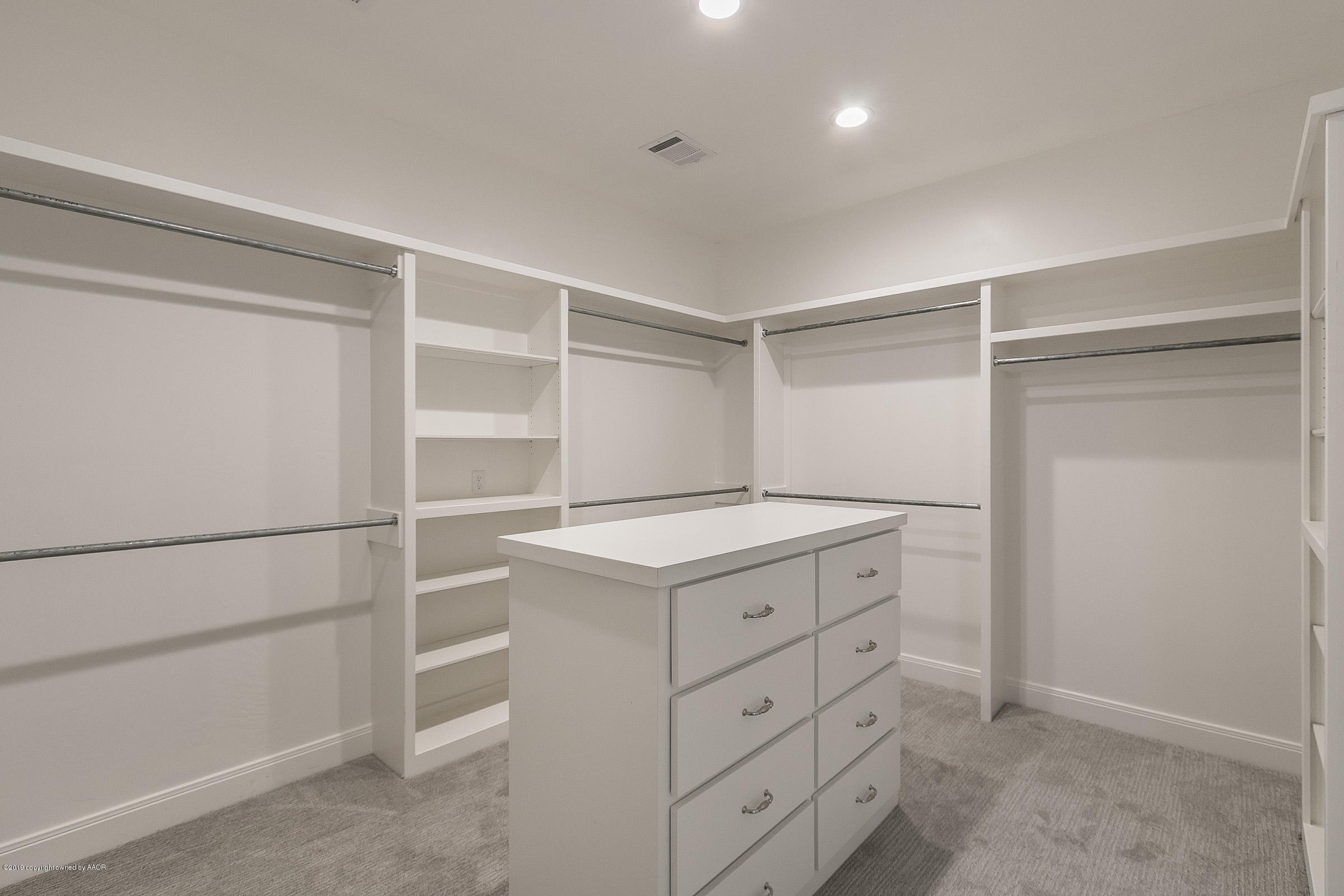 5404 Wesley Road Amarillo, TX 79119 - Photo 17 of 32 017_Master Closet