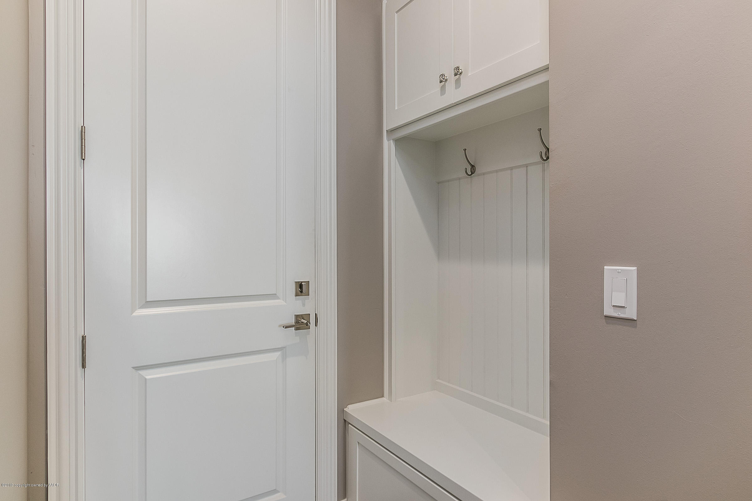 5404 Wesley Road Amarillo, TX 79119 - Photo 27 of 32 027_Mud Room