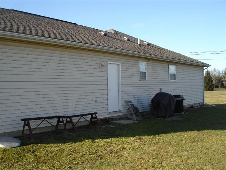 48674 Bemis Road Belleville, MI 48111 - Photo 3 of 14 Photo 3