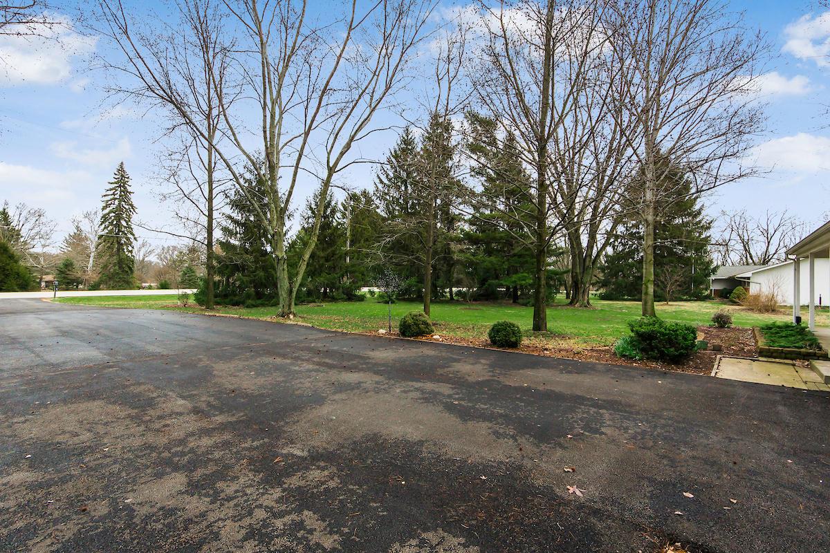 8160 Big Walnut Road Westerville, OH 43082 - Photo 3 of 51 Gallery Image 3