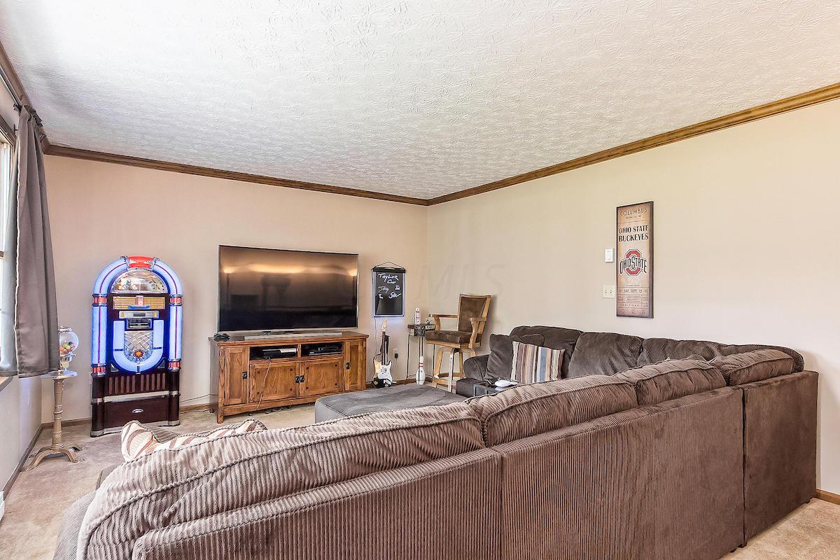 8160 Big Walnut Road Westerville, OH 43082 - Photo 5 of 51 Gallery Image 5