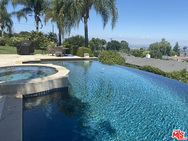 $3,200,000 | 6 Toprail Lane, Rancho Palos Verdes, CA 90275