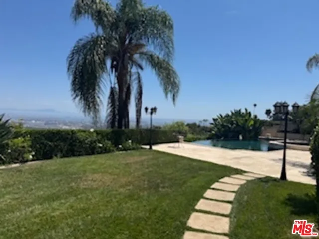 $3,200,000 | 6 Toprail Lane, Rancho Palos Verdes, CA 90275